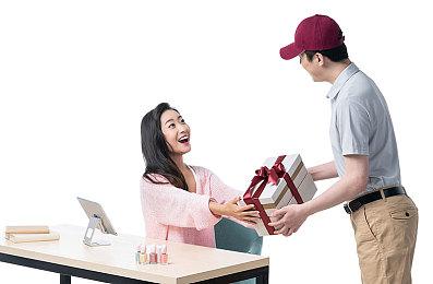 紫色面具张婉莹暑假作业｜揭秘：中学生暑假作业中的紫色面具文化探寻之旅